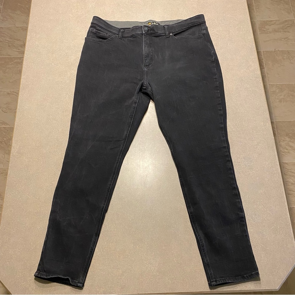 Lee Slim Fit Skinny Leg Mid Rise black jeans size 18